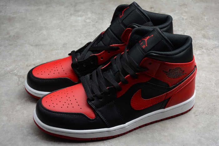 Air Jordan 1 Mid “Bred” 554724-074