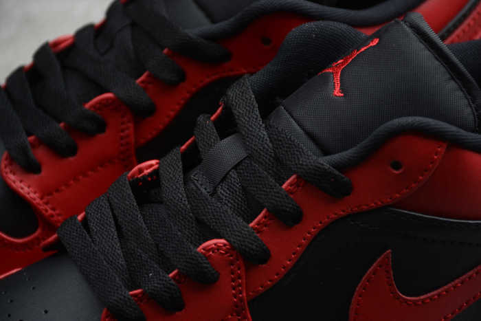 Air Jordan 1 Low “University Gold” 553558-606