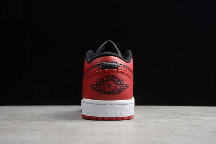 Air Jordan 1 Low “University Gold” 553558-606