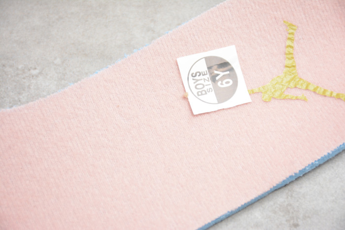 Air Jordan 1 Mid Coral Gold 852542-600