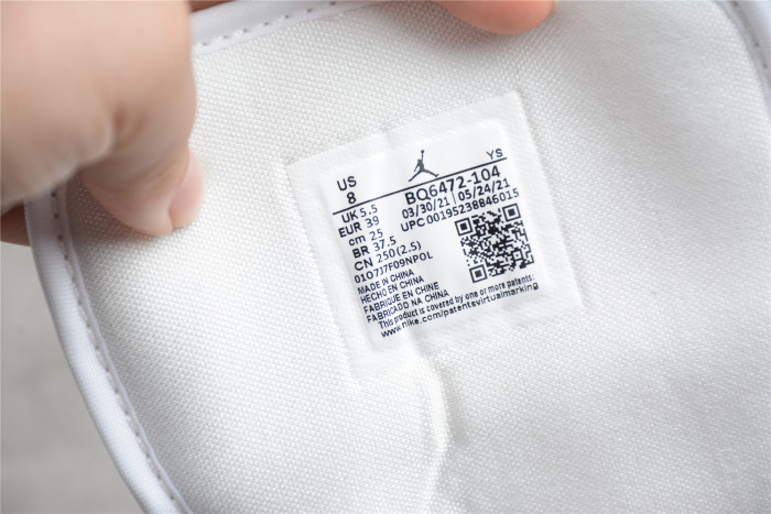 Air Jordan 1 Mid Kentucky Blue BQ6472-104