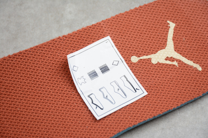 Air Jordan 1 Mid 'Milan' CV3044-100