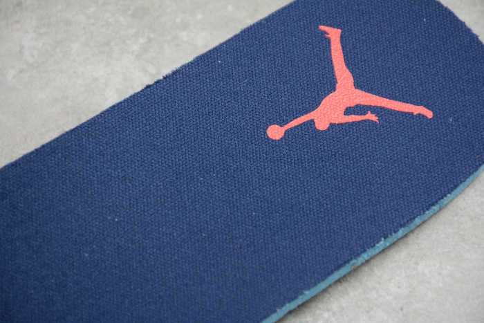 Air Jordan 1 Mid “USA” 852542-104