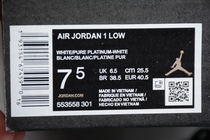 Air Jordan 1 Retro Low Pine Green 553558-301