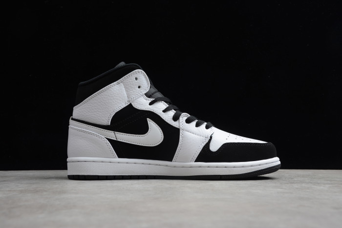 Air Jordan 1 Retro Mid 'Tuxedo' 554724-113