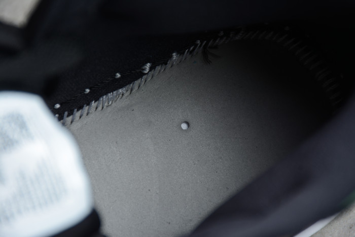 Air Jordan 1 Mid Green Toe 554724-067