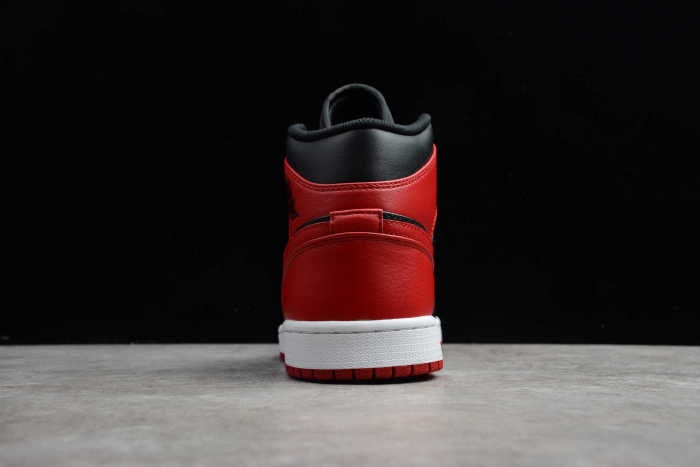 Air Jordan 1 Mid “Bred” 554724-074