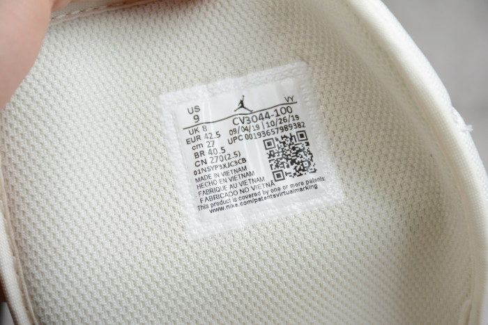 Air Jordan 1 Mid 'Milan' CV3044-100