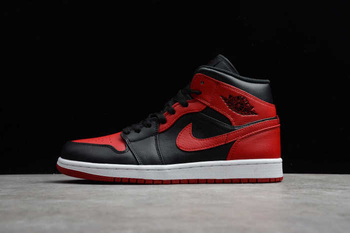 Air Jordan 1 Mid “Bred” 554724-074