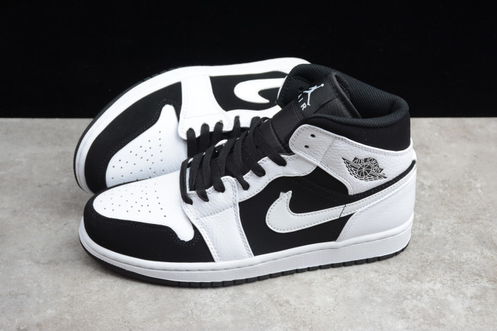 Air Jordan 1 Retro Mid 'Tuxedo' 554724-113