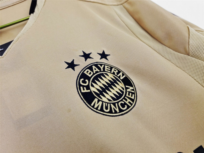 Bayern Munich Away Retro Jersey 2004/05