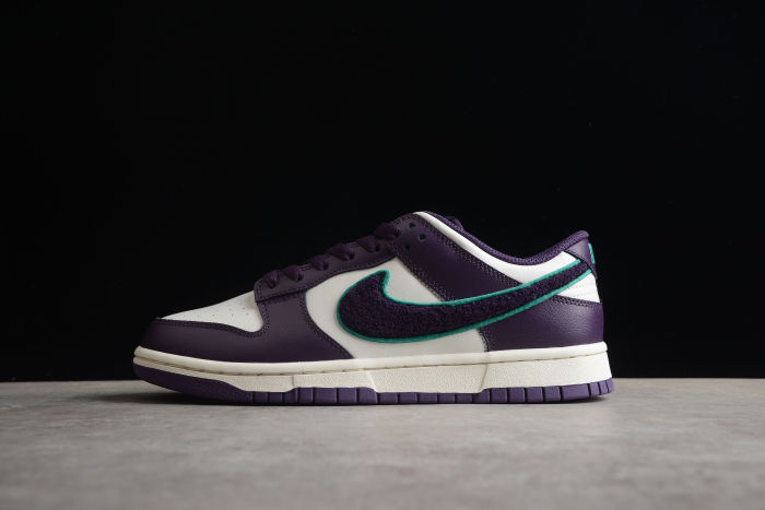 SB Dunk Low “Chenille Swoosh” DQ7683-100