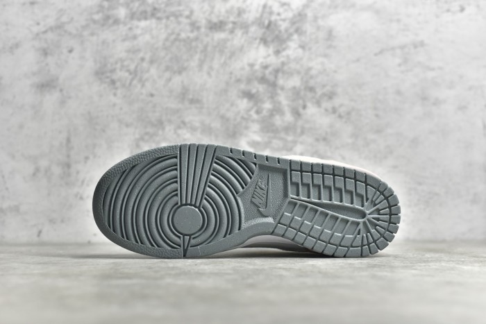 NK Dunk Low Disrupt 2 “Easter” DV3457-100