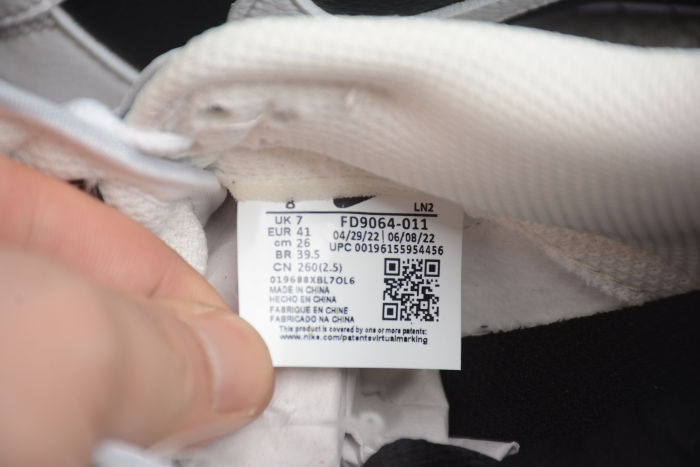 SB Dunk Low Reverse Panda Black White FD9064-011