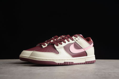 SB Dunk Low “Valentine’s Day” Sweet Panda DR9705-100