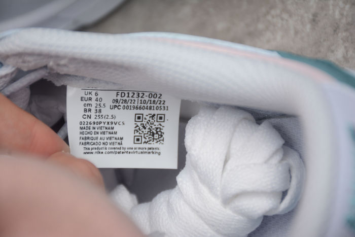 SB Dunk Low Mineral Teal Light Blue Pink FD1232-002