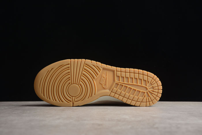 SB Dunk Low Tan Suede Desert Yellow DZ4513-200