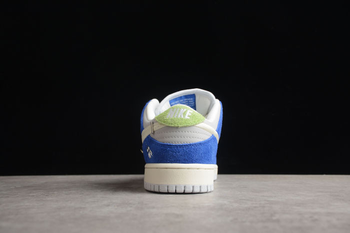 SB Dunk Low DQ5130-400