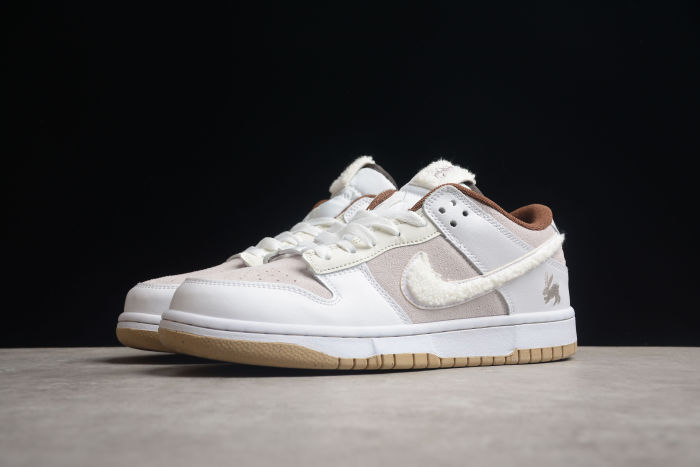SB Dunk Low Pink Cream Bunny DD3363-003