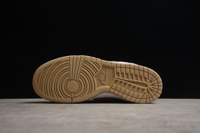 SB Dunk Low Pink Cream Bunny DD3363-003