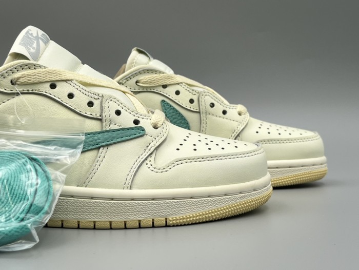 Travis Scott x Air Jordan 1 Beige