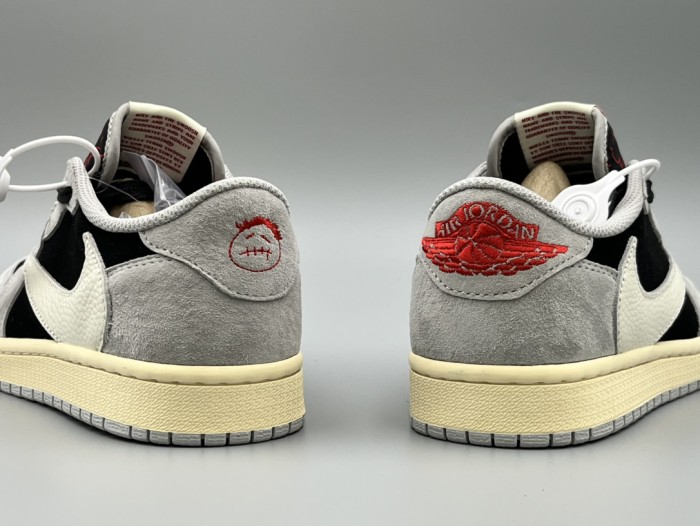Travis Scott x Air Jordan 1 Gray