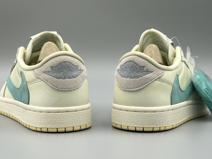 Travis Scott x Air Jordan 1 Beige