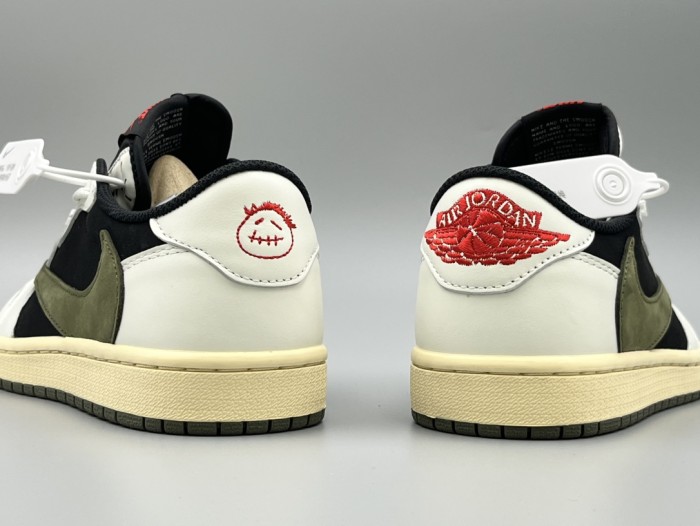 Travis Scott x Air Jordan 1 Beige
