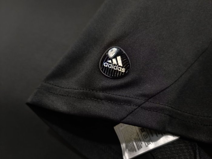 Real Madrid Retro Black Goalkeeper Jersey 2011/12