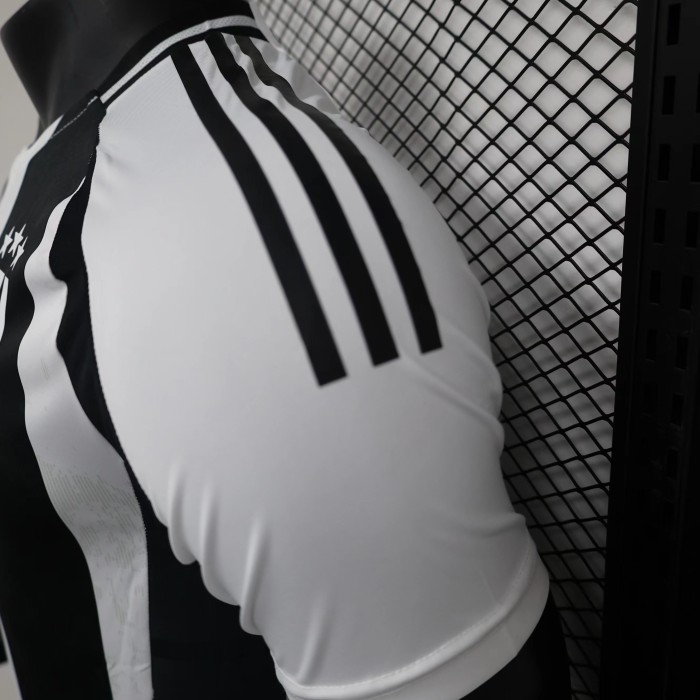 Juventus Home Player Jersey 24/25