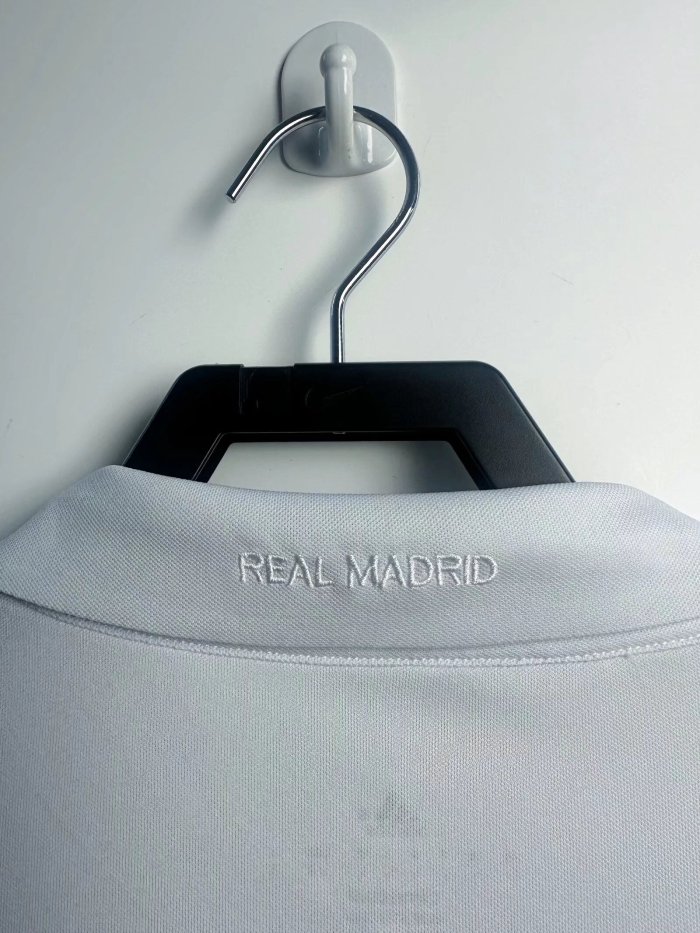 Real Madrid Home Long Sleeve Retro Jersey 2016/17