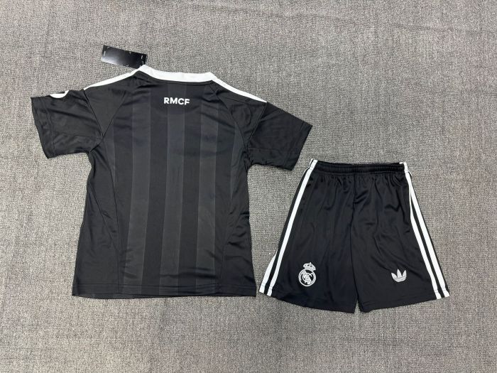 Real Madrid Goalkeeper Kids Suit 25/26