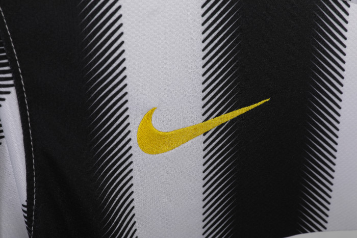 Juventus Home Retro Jersey 2011/12