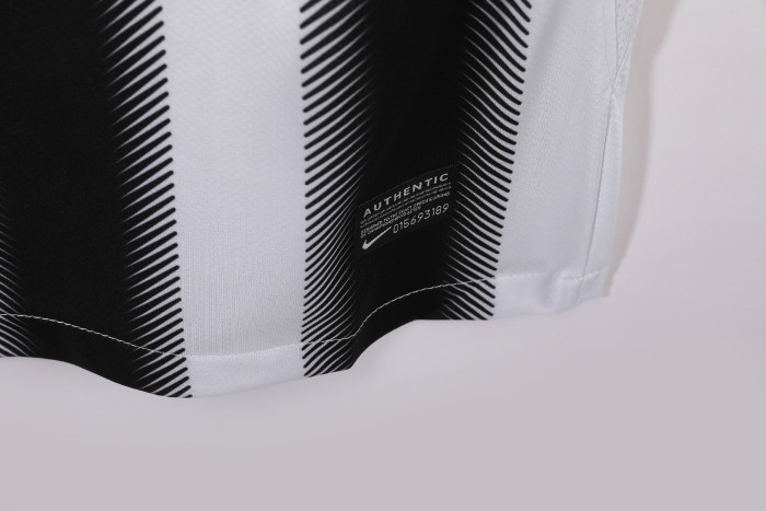 Juventus Home Retro Jersey 2011/12