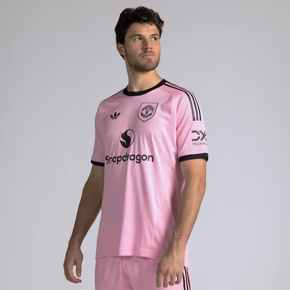 Manchester United Man Pink Goalkeeper Jersey Suit 25/26