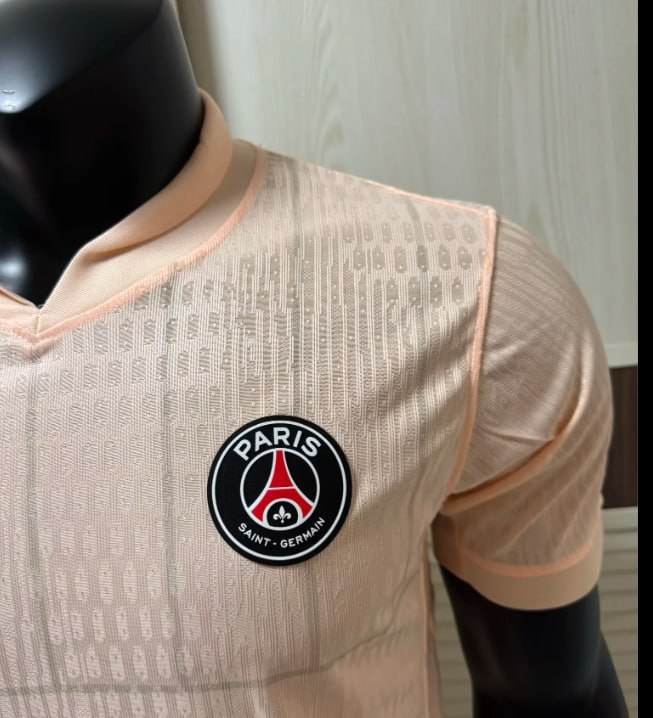 Paris Saint Germain Pink Men Player Jersey 25/26