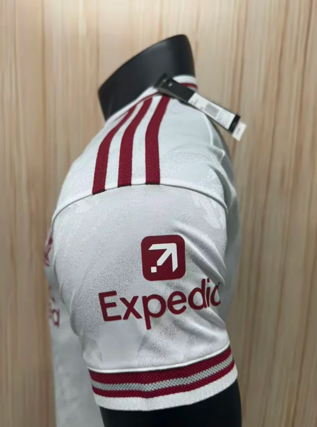 Liverpool Away Man Player Jersey 26/27