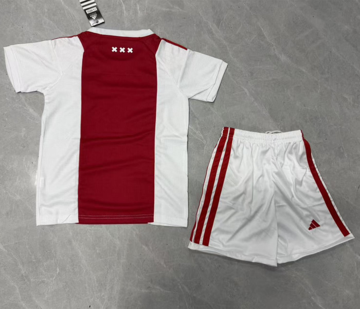 Ajax Home Kids Suit & Socks 26/27