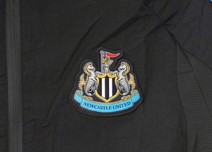 Newcastle United Training Windbreaker 2026