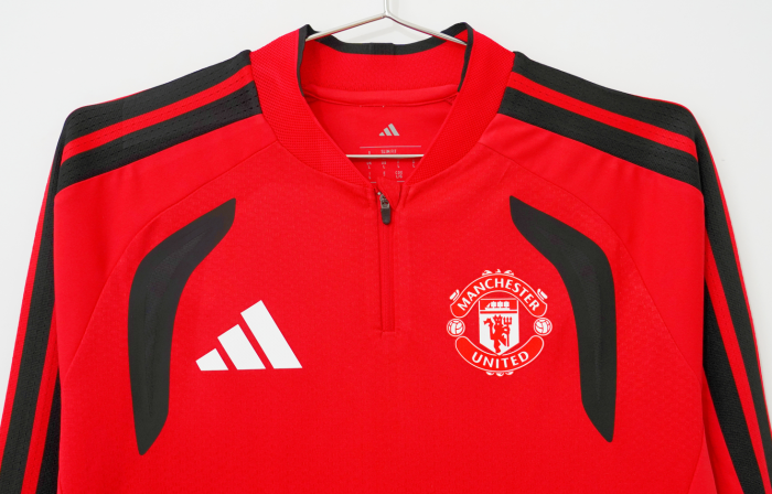 Manchester United Player Version Quarter-Zip Training Top 2026