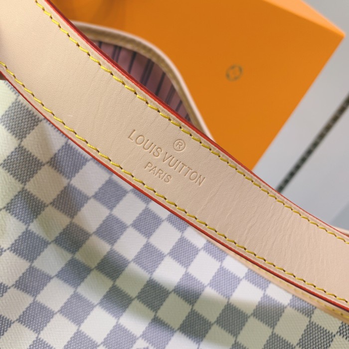 canvas and leather bag, top quality,no box,with dust bag size 41-33-15cm, B110