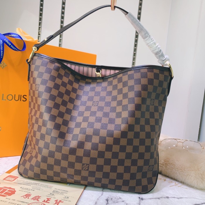 canvas and leather bag, top quality,no box,with dust bag size 41-33-15cm, B110