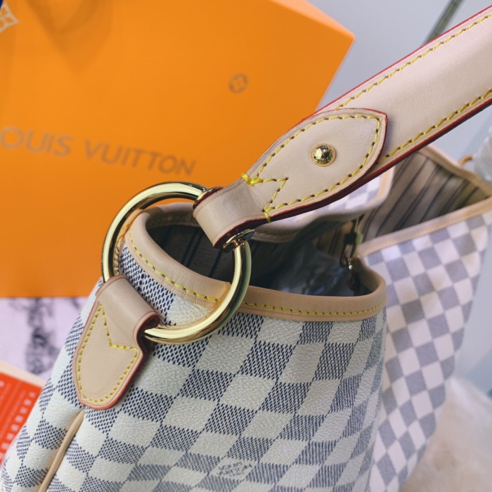 canvas and leather bag, top quality,no box,with dust bag size 41-33-15cm, B110