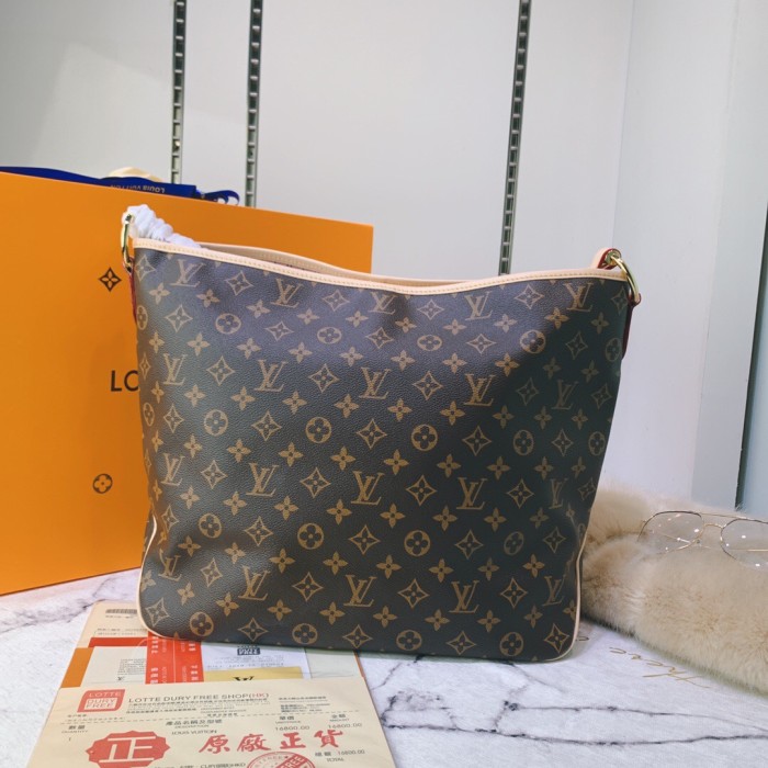 canvas and leather bag, top quality,no box,with dust bag size 41-33-15cm, B110