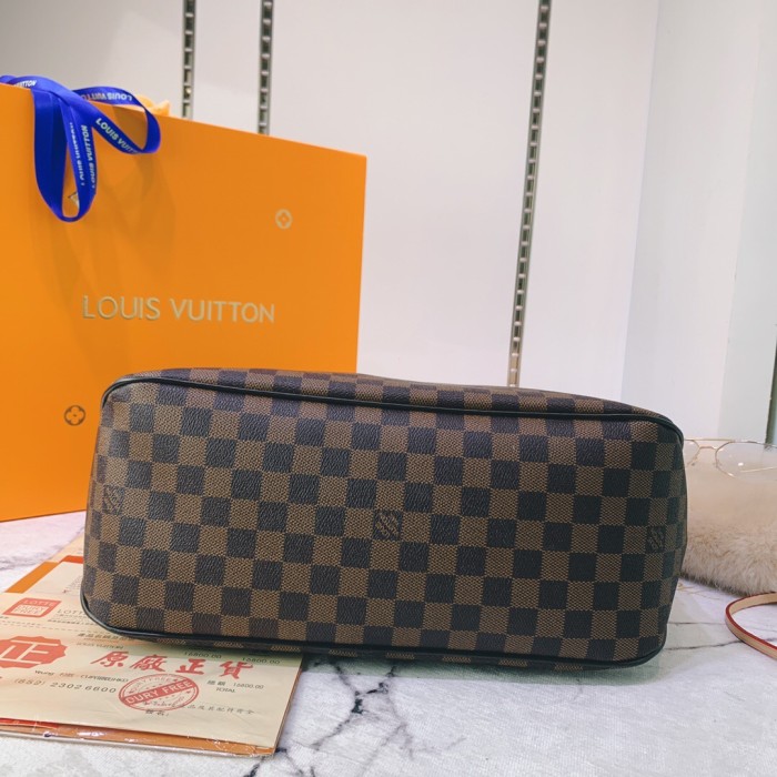 canvas and leather bag, top quality,no box,with dust bag size 41-33-15cm, B110
