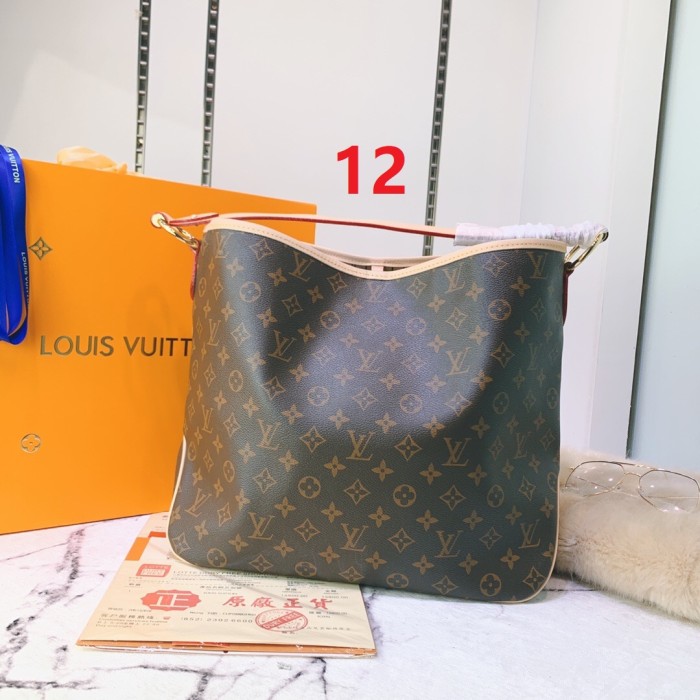 canvas and leather bag, top quality,no box,with dust bag size 41-33-15cm, B110