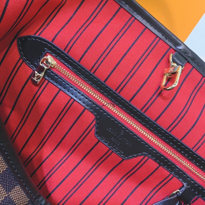 canvas and leather bag, top quality,no box,with dust bag size 41-33-15cm, B110