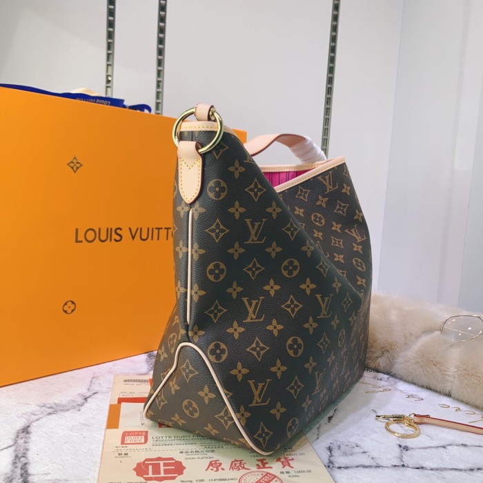 canvas and leather bag, top quality,no box,with dust bag size 41-33-15cm, B110