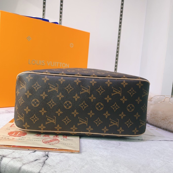 canvas and leather bag, top quality,no box,with dust bag size 41-33-15cm, B110