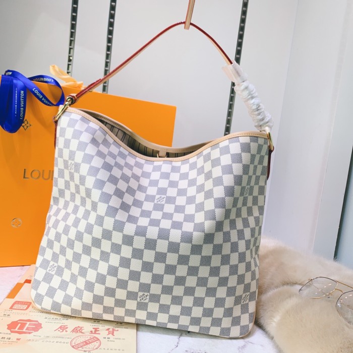 canvas and leather bag, top quality,no box,with dust bag size 41-33-15cm, B110